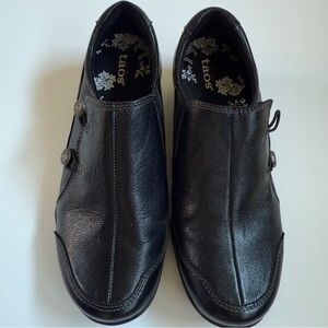 Taos Women’s Black Encore Slip On Loafers Flats Shoes Leather Comfort Size 8 EUC